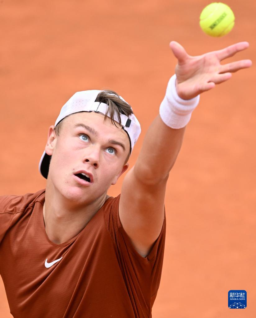 从京媒的披 从京媒的披